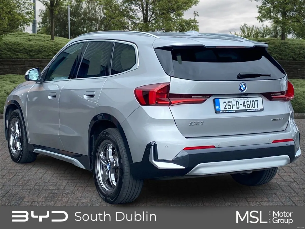 BMW iX1 eDrive20 xLine - Image 4