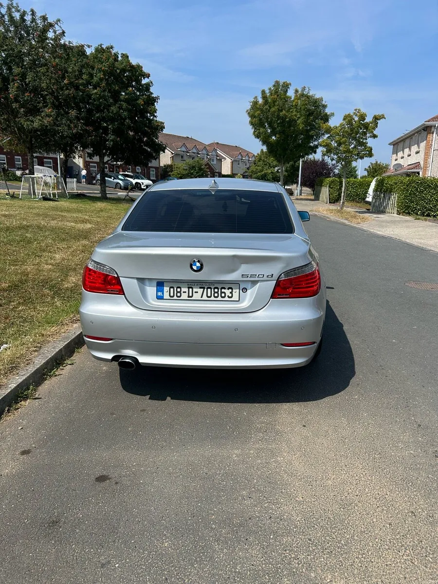 BMW 5 Series - Image 5