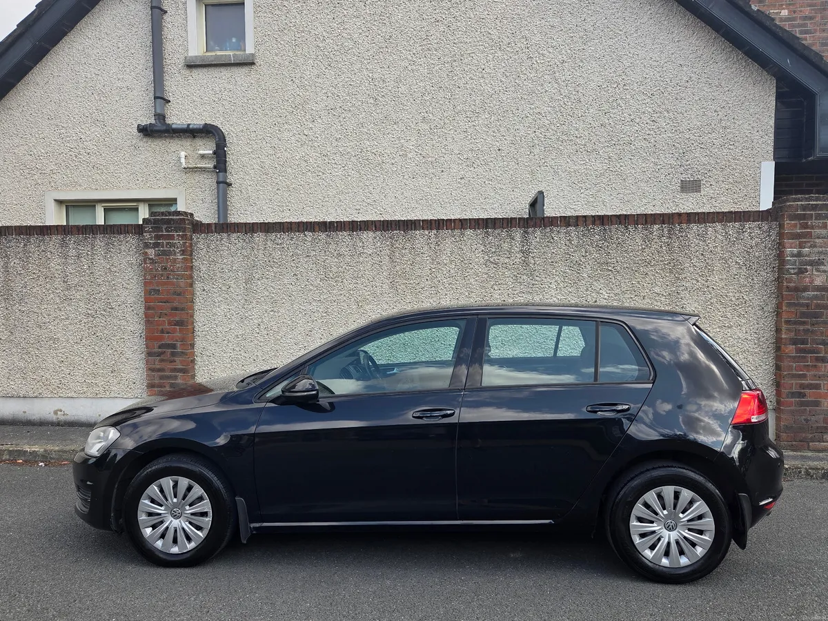 Volkswagen Golf 1.6d, low kms, taxed and nct'd - Image 4