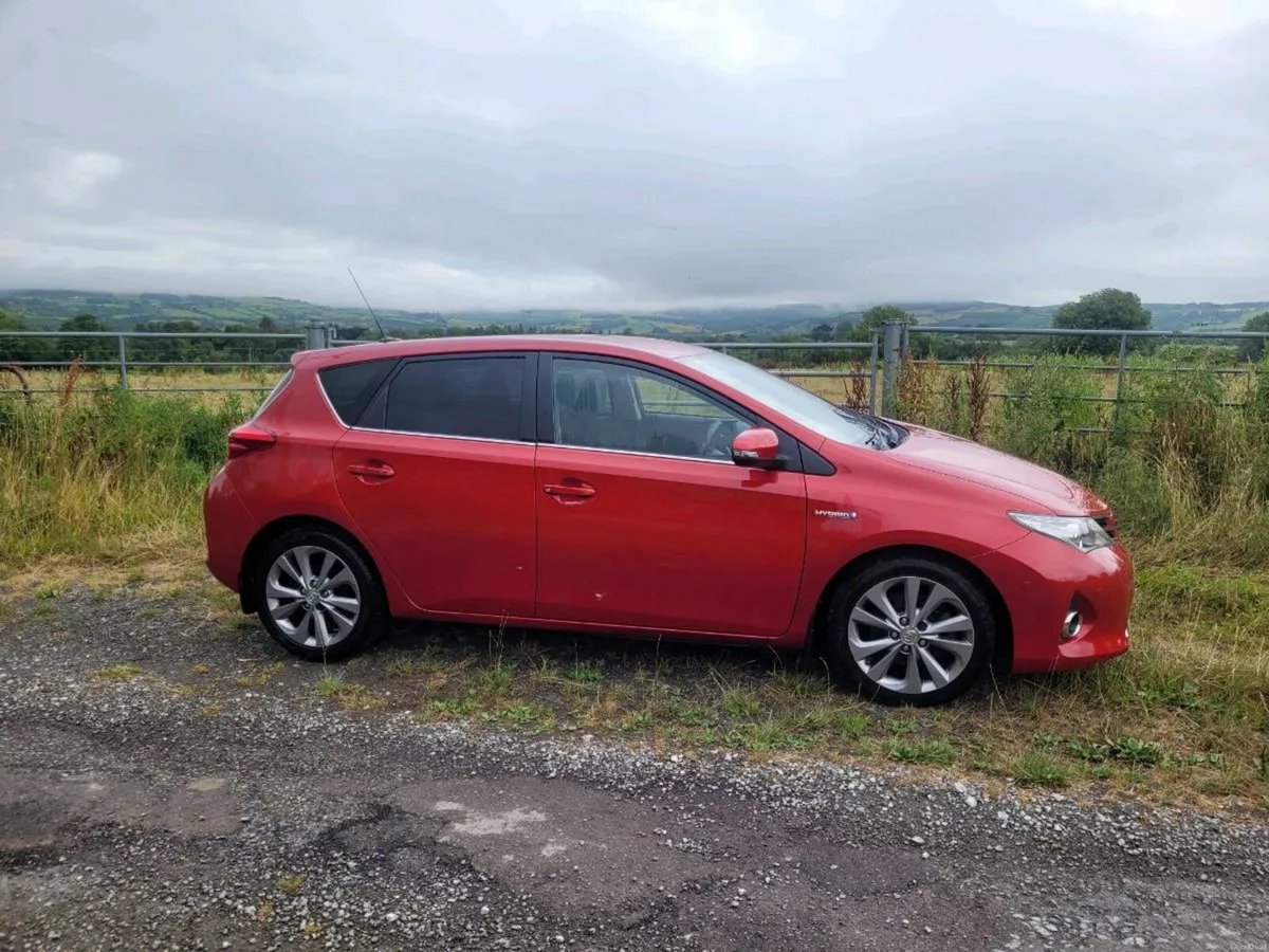 Toyota auris hybrid - Image 2