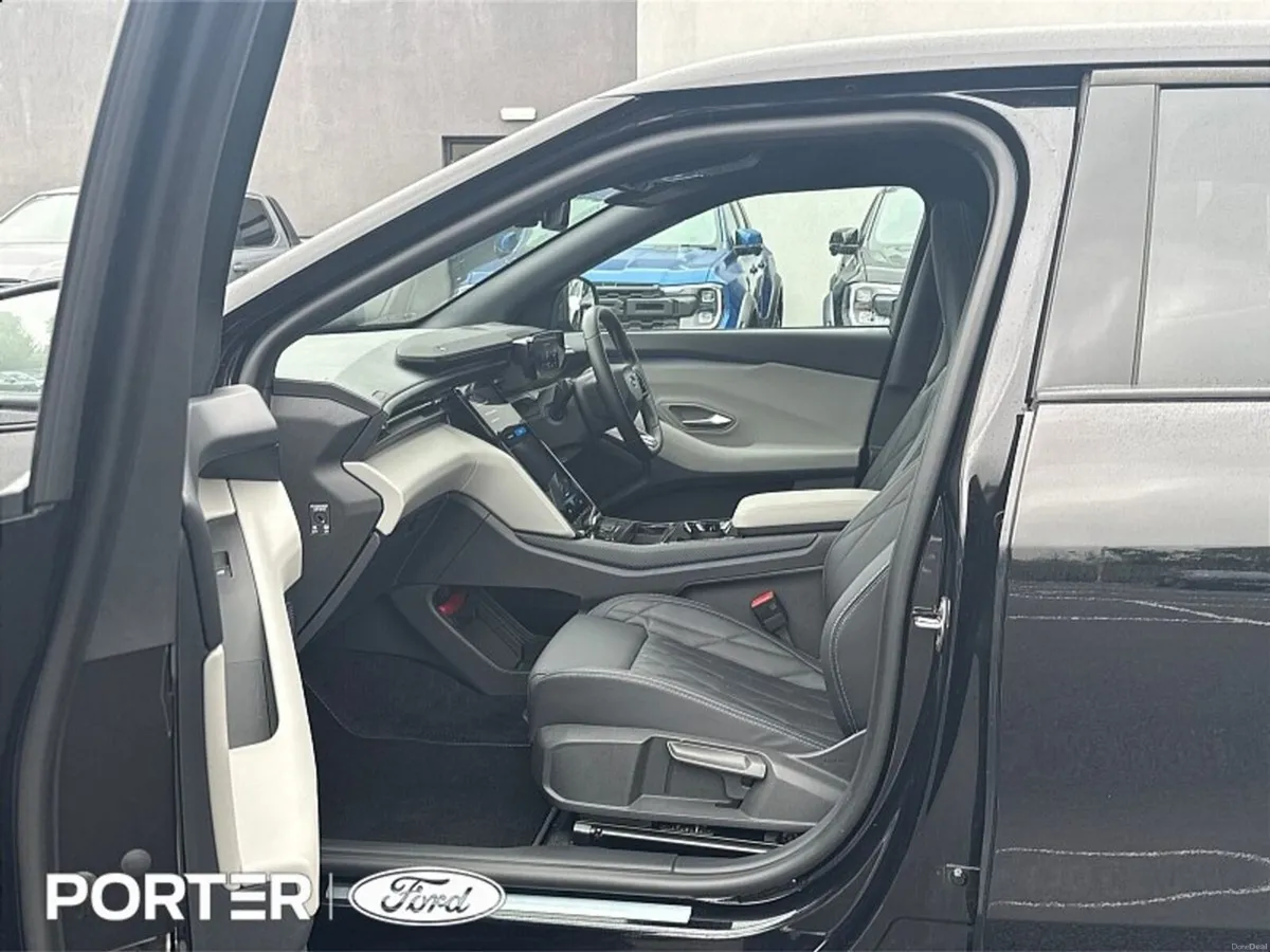 Ford Explorer PREMIUM 77kWh Extended Range RWD - Image 4
