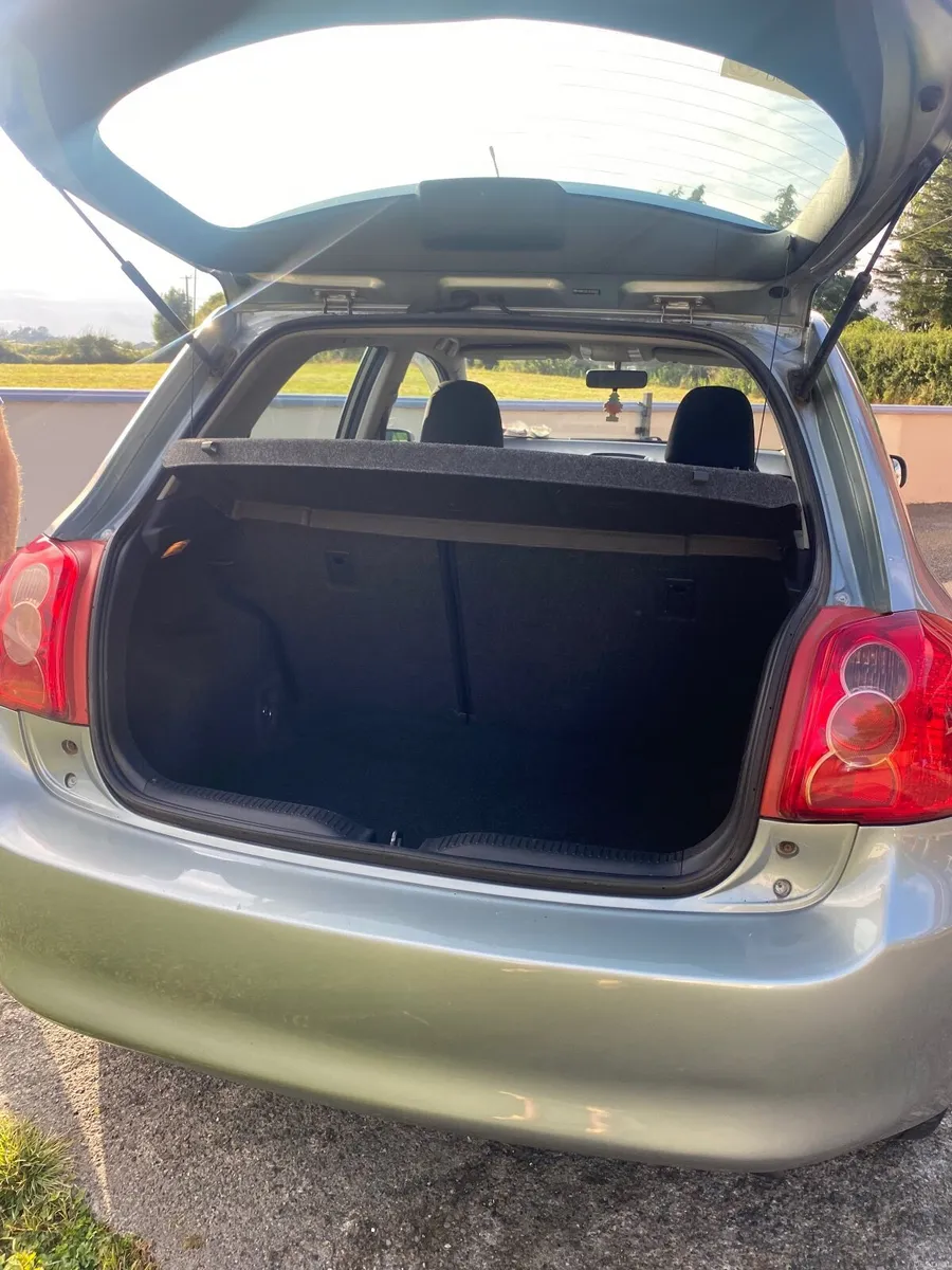 Toyota Auris 2009 - Image 4