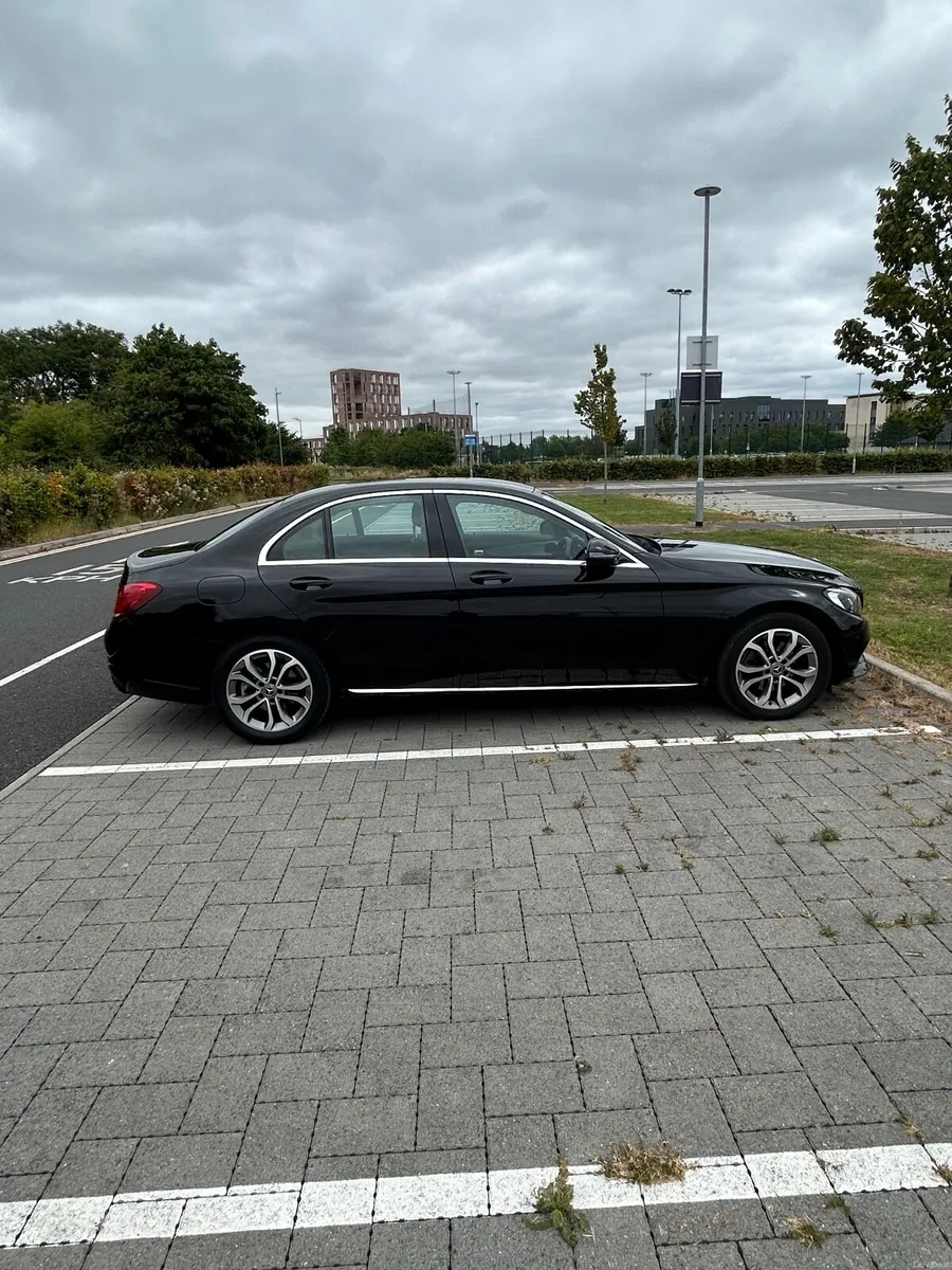 Mercedes-Benz C-Class 2019 - Image 6