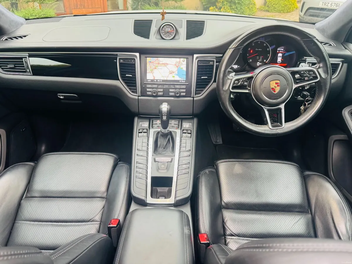 Porsche Macan 3.6 V6 Turbo PDK MEGA MEGA SPEC NI - Image 5