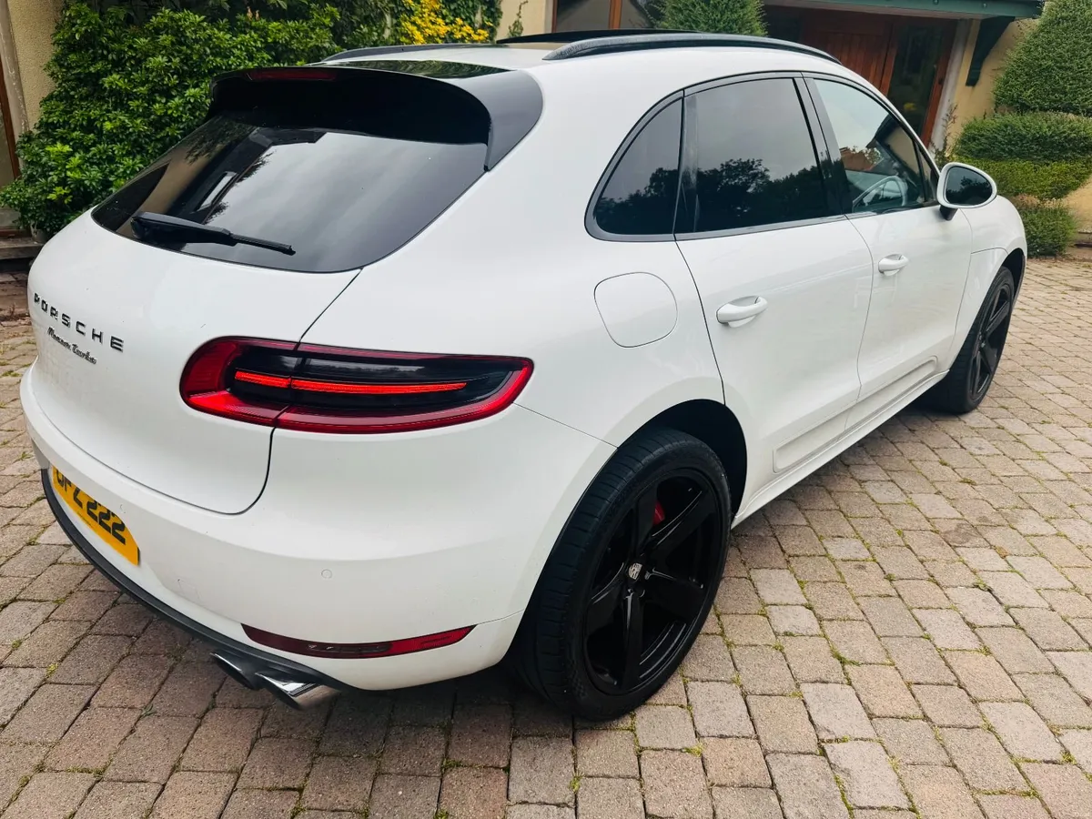 Porsche Macan 3.6 V6 Turbo PDK MEGA MEGA SPEC NI - Image 6