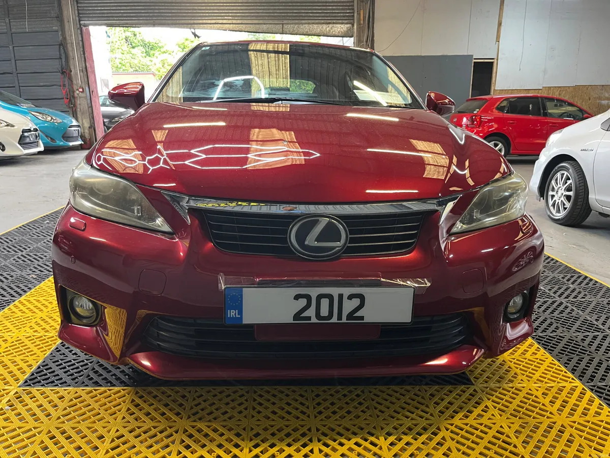 Lexus CT200h 2012 top specs - Image 3