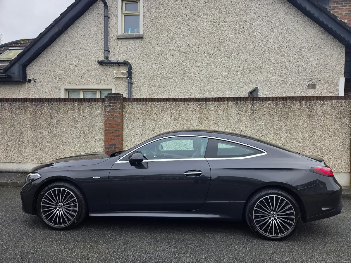 Mercedes-Benz CLE AMG Premium - Image 4