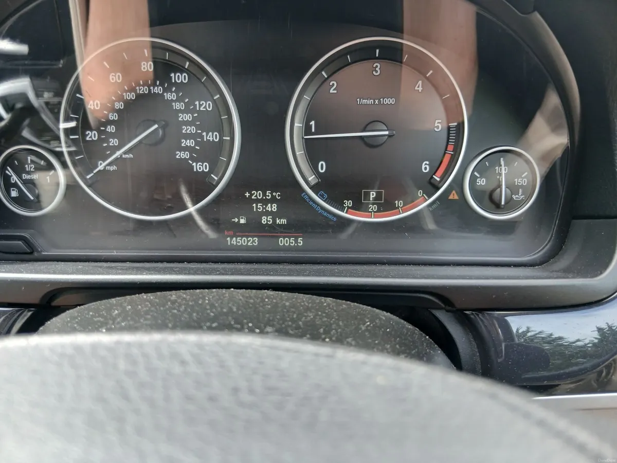 BMW 5-Series 2012 - Image 5