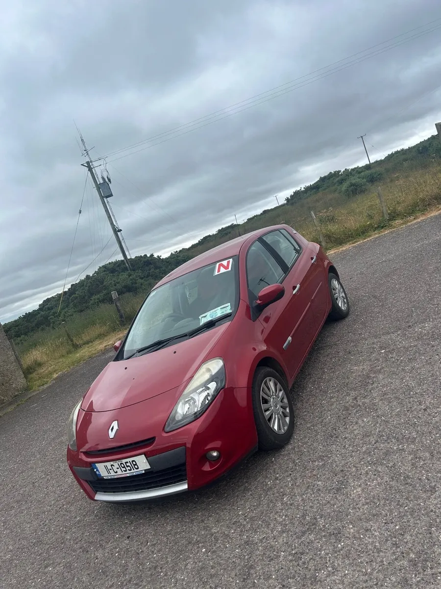 Renault Clio 2011 - Image 1