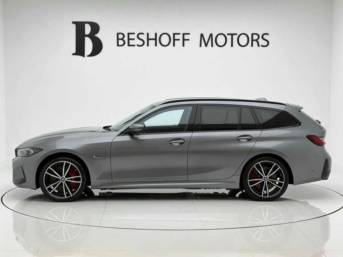 BMW 3-Series 330e M-SPORT PRO TOURING=HUGE SPEC//L - Image 2