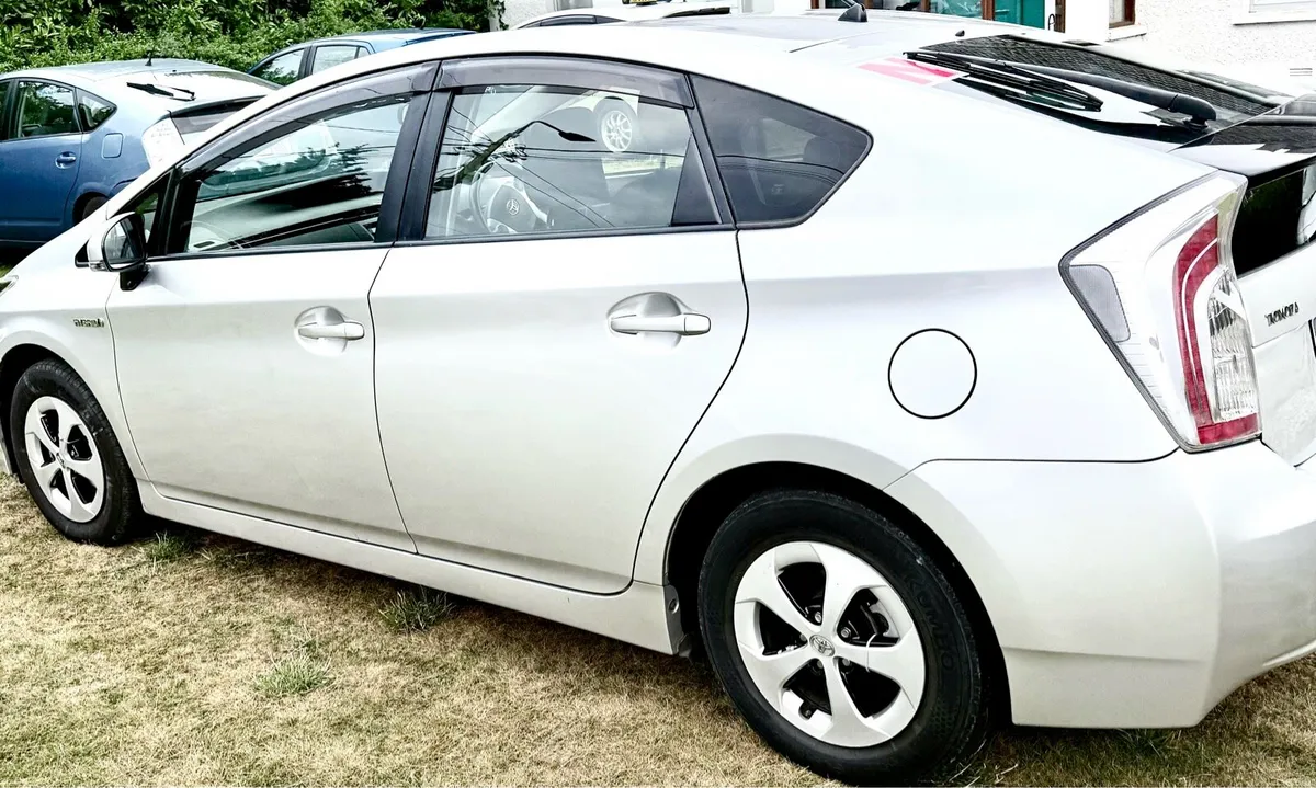 Toyota Prius 2014 - Image 5