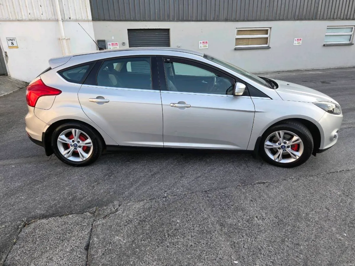 FORD FOCUS - Image 2