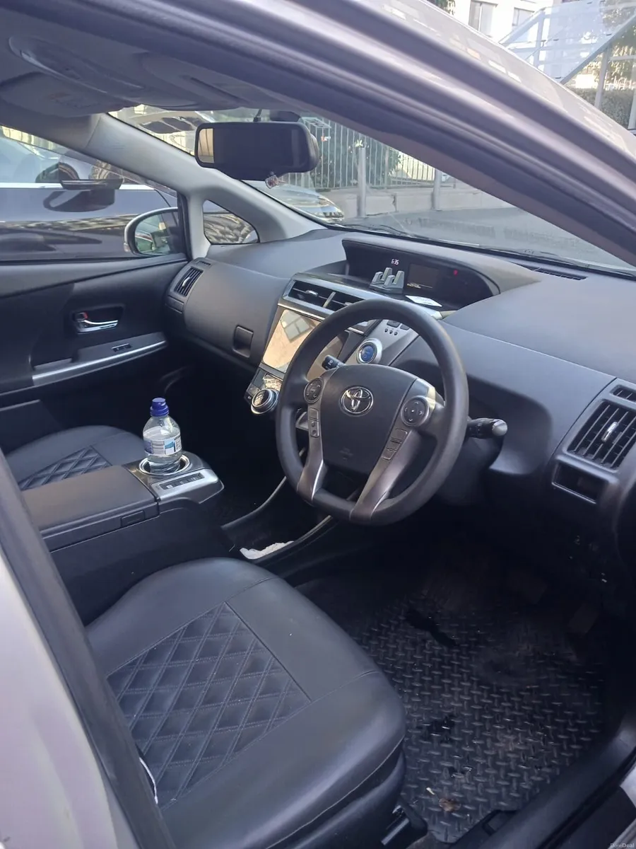 Toyota prius alpha 5 seaters 161-D- - Image 3