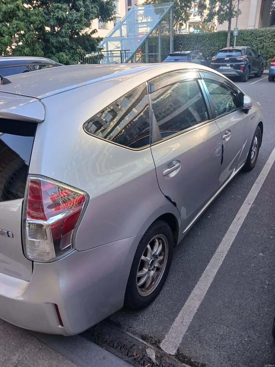 Toyota prius alpha 5 seaters 161-D- - Image 5