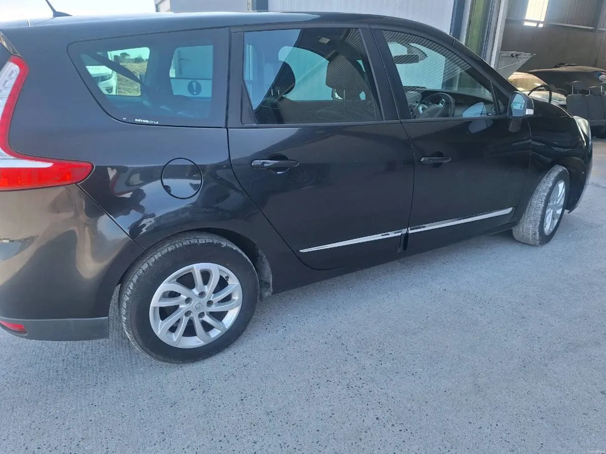 Car - Image 6
