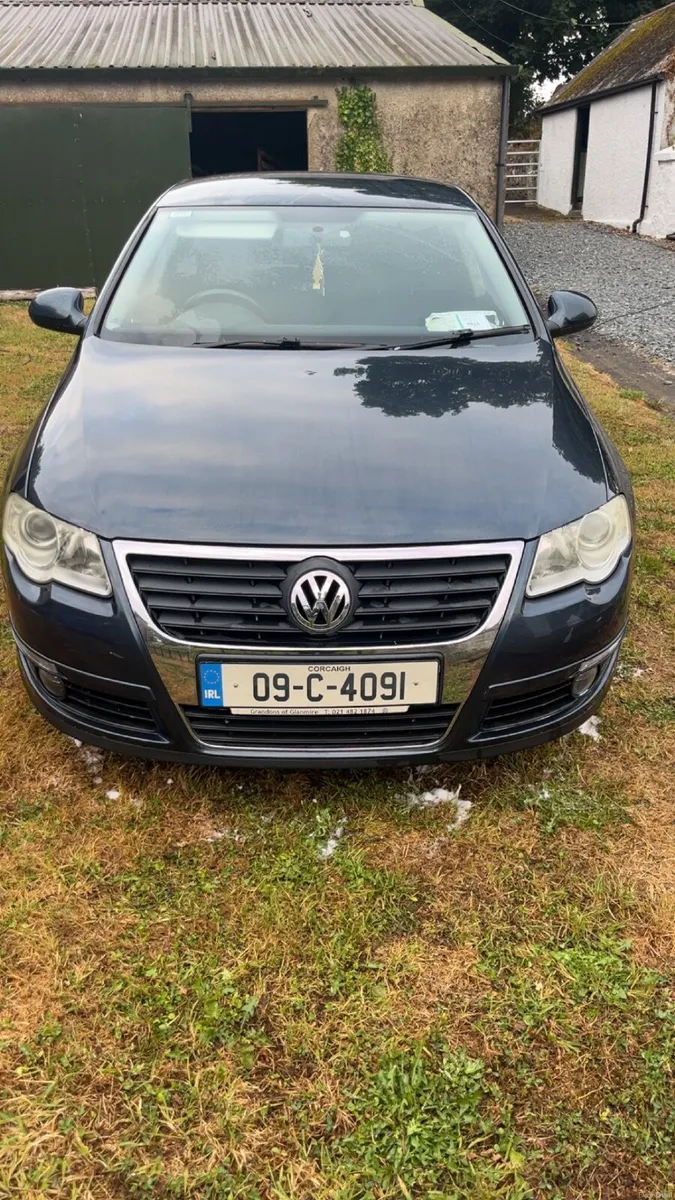 Volkswagen Passat 2009 - Image 2