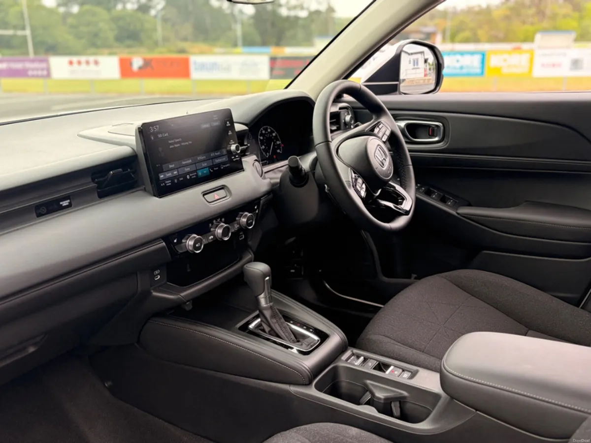 Honda HR-V E:HEV ELEGANCE - Image 5