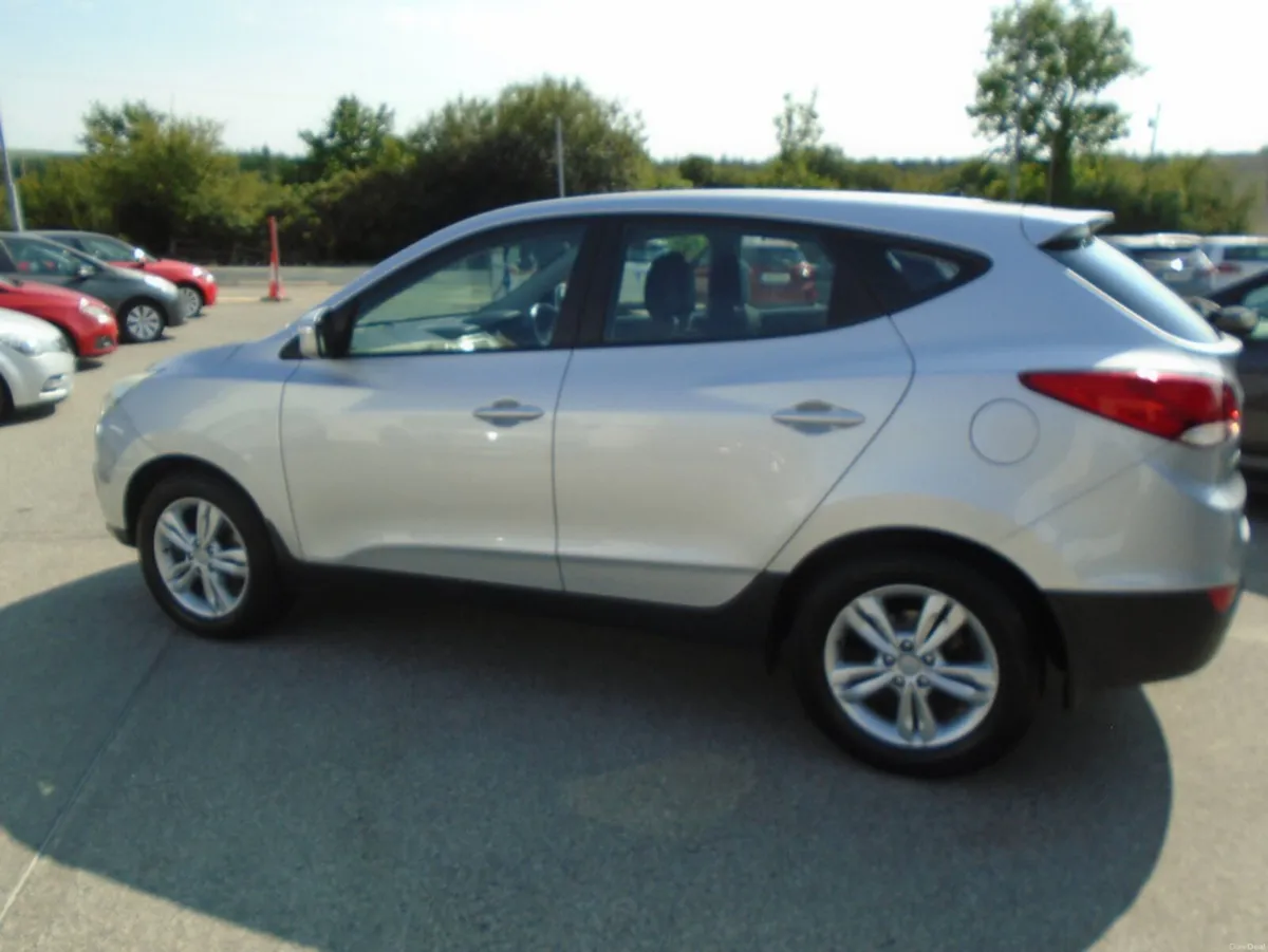 Hyundai ix35 1.7 5DR - Image 2
