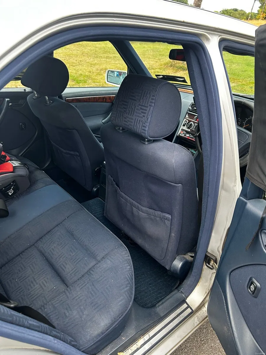 Car - Image 4