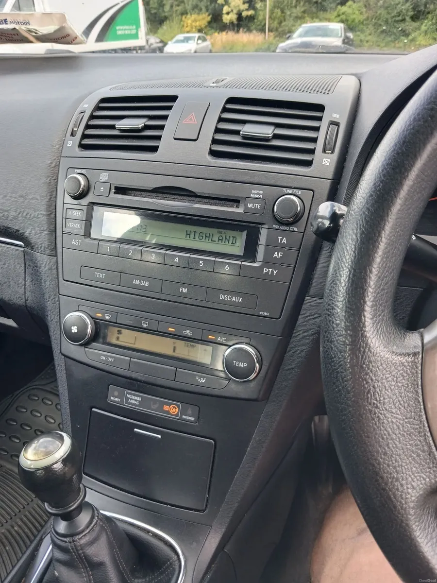 Toyota Avensis 2011 - Image 3