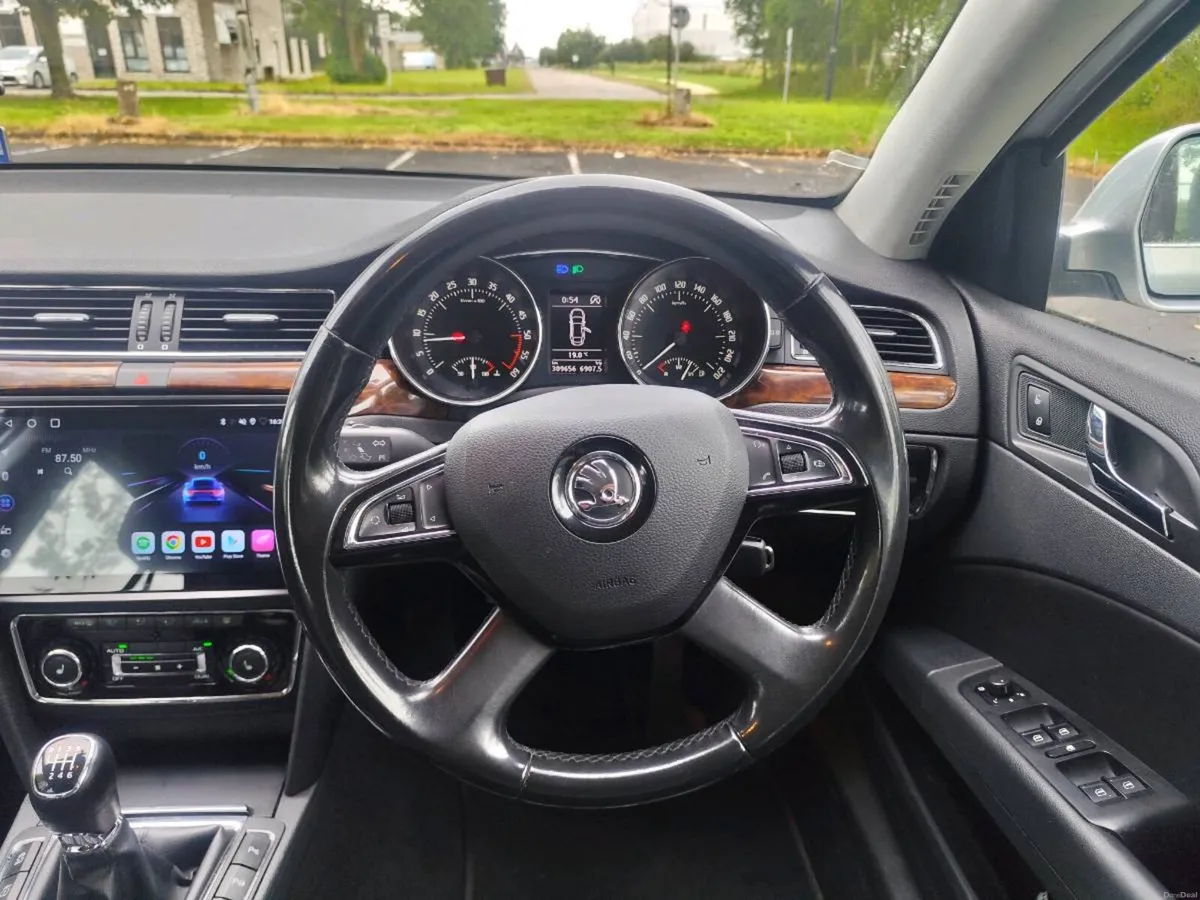 Skoda Superb 2.0 TDI - Image 6