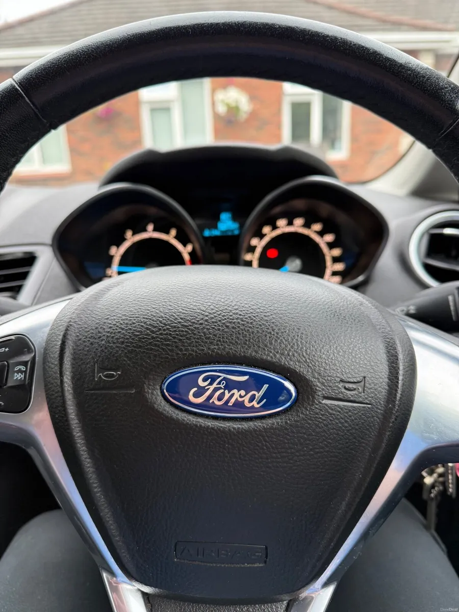 Ford Fiesta 2015 - Image 6