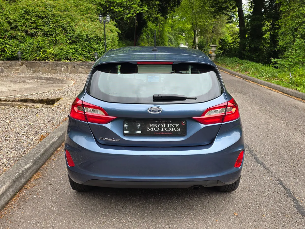 FORD FIESTA 1.1 PETROL MANUAL LIKE NEW - Image 6