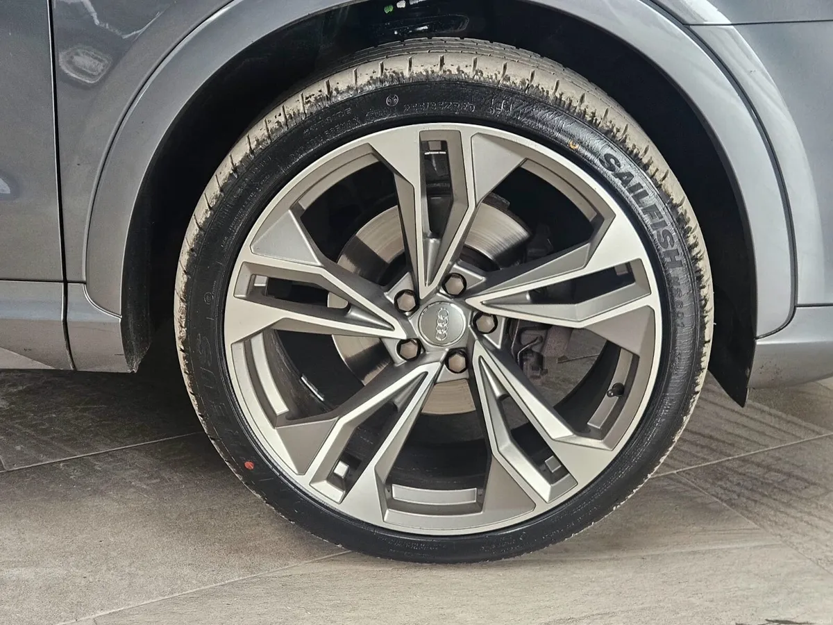 17 AUDI Q3 SE WITH BLACK EDITION STYLING - Image 6