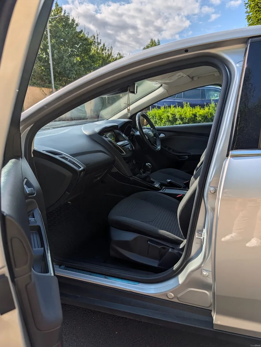 Ford Focus Titanium 2017 - Image 6