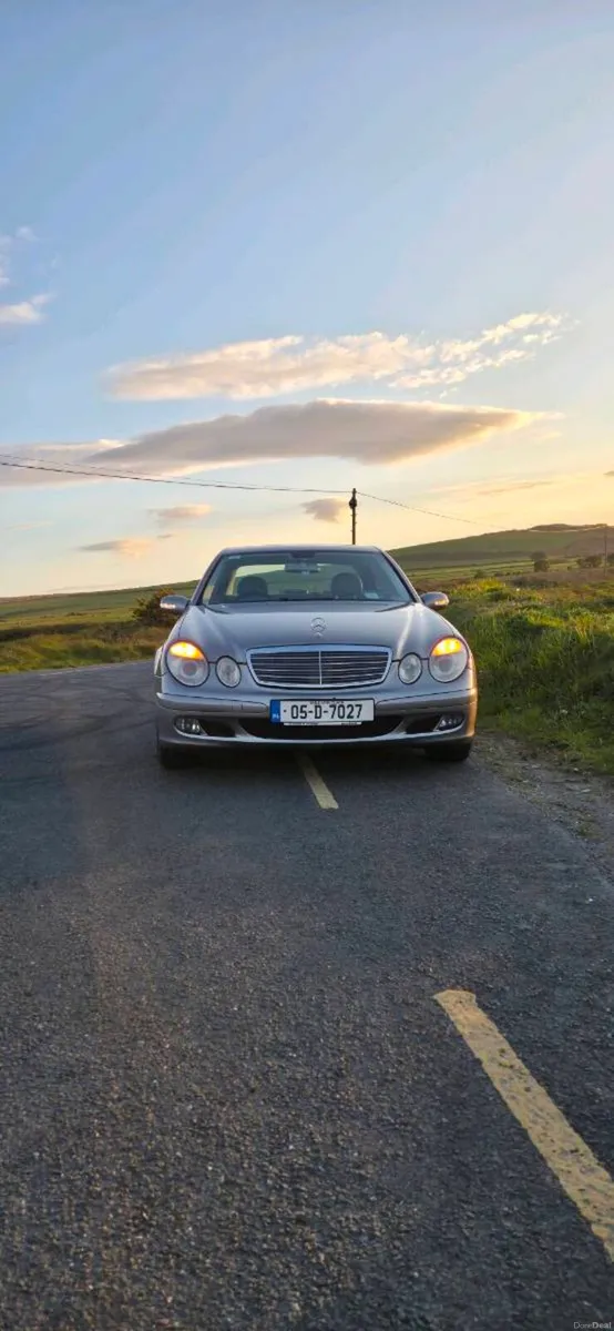 2005 Mercedes E200 - Image 3