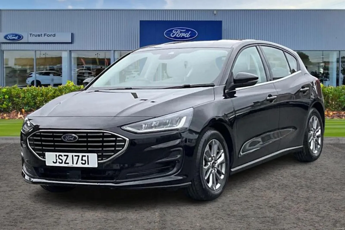 Ford Focus 1.0T EcoBoost MHEV Titanium Hatchback 5 - Image 5