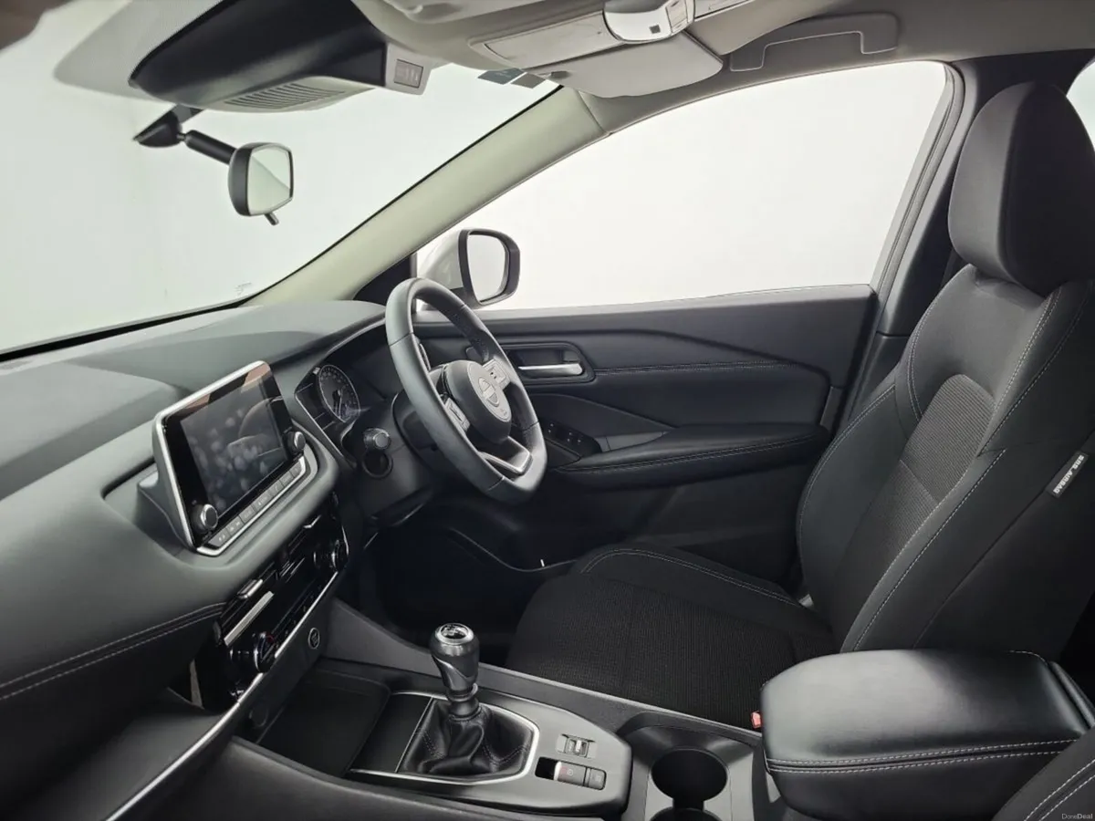 Nissan Qashqai 1.3 PET MILD HYBRID SV - Image 4