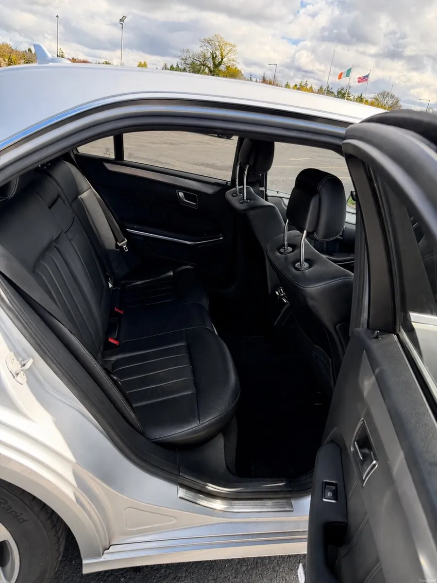 Mercedes E220 Bluetec Automatic - Image 5