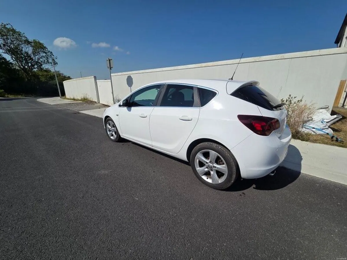 2011 Vauxhall Astra - Image 4