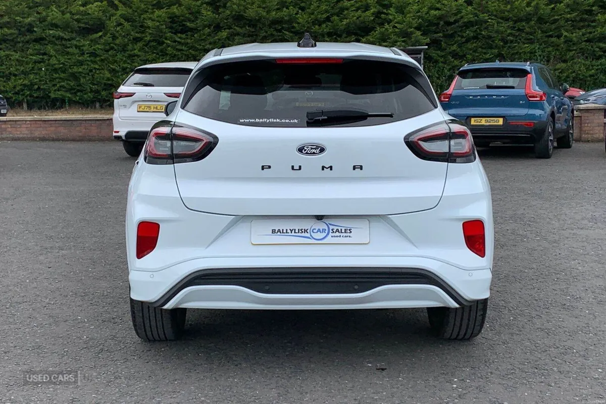 Ford Puma 1.0T 155PS ST-Line X Auto in Frozen Whit - Image 5