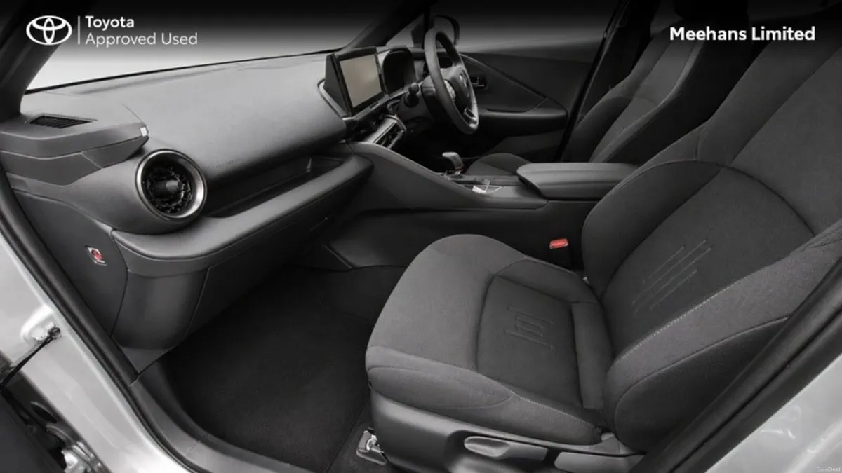 Toyota C-HR C-HR HEV Sport - Image 6