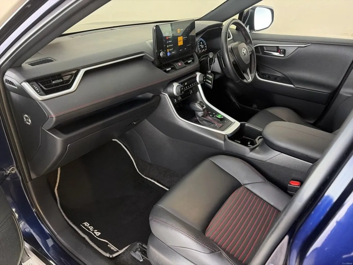 Toyota RAV4 PLUG-IN HYBRID SPORT - Image 6