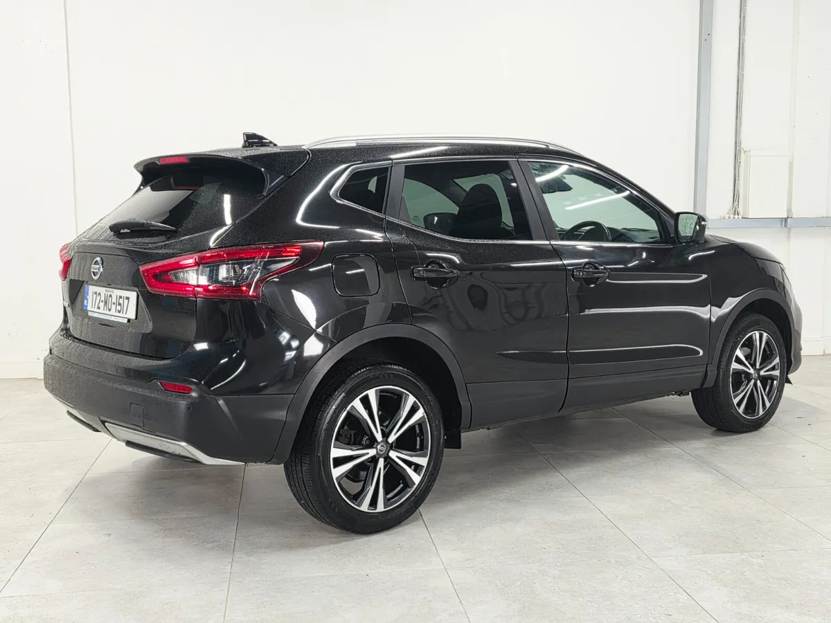 2017 Nissan Qashqai 1.6 DCi N-Connecta - Image 3