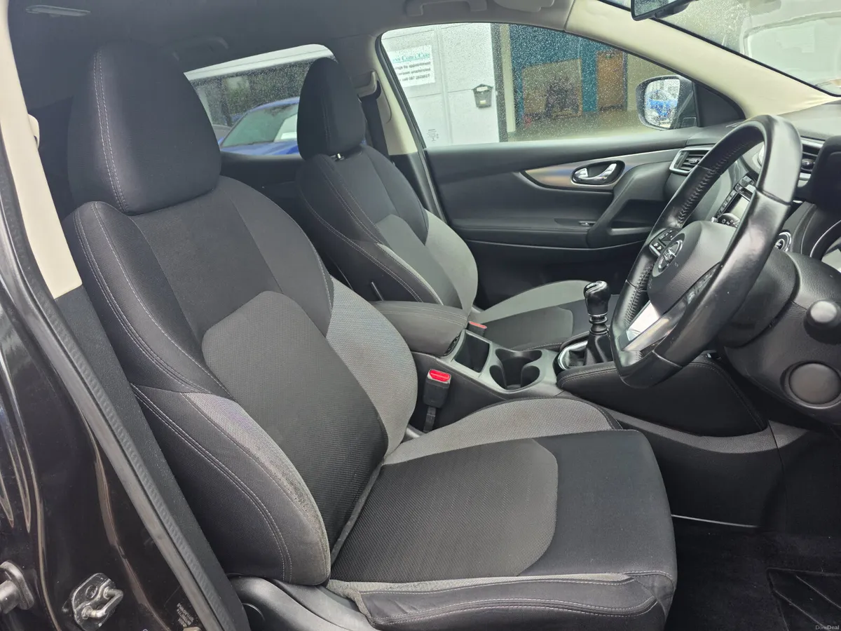 2017 Nissan Qashqai 1.6 DCi N-Connecta - Image 2