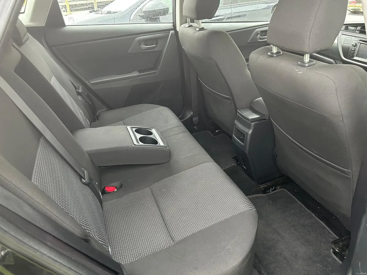 Toyota Auris 2014 - Image 4