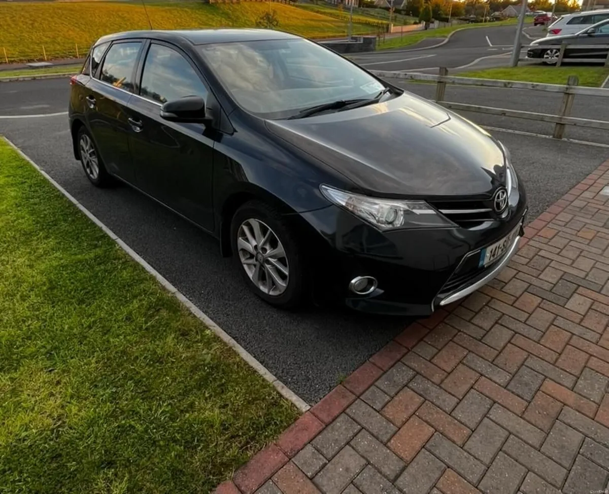 Toyota Auris 2014 - Image 1
