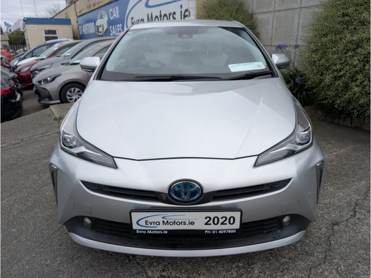 Toyota Prius TOURING SELECTION HYBRID AUTOMATIC 1. - Image 2