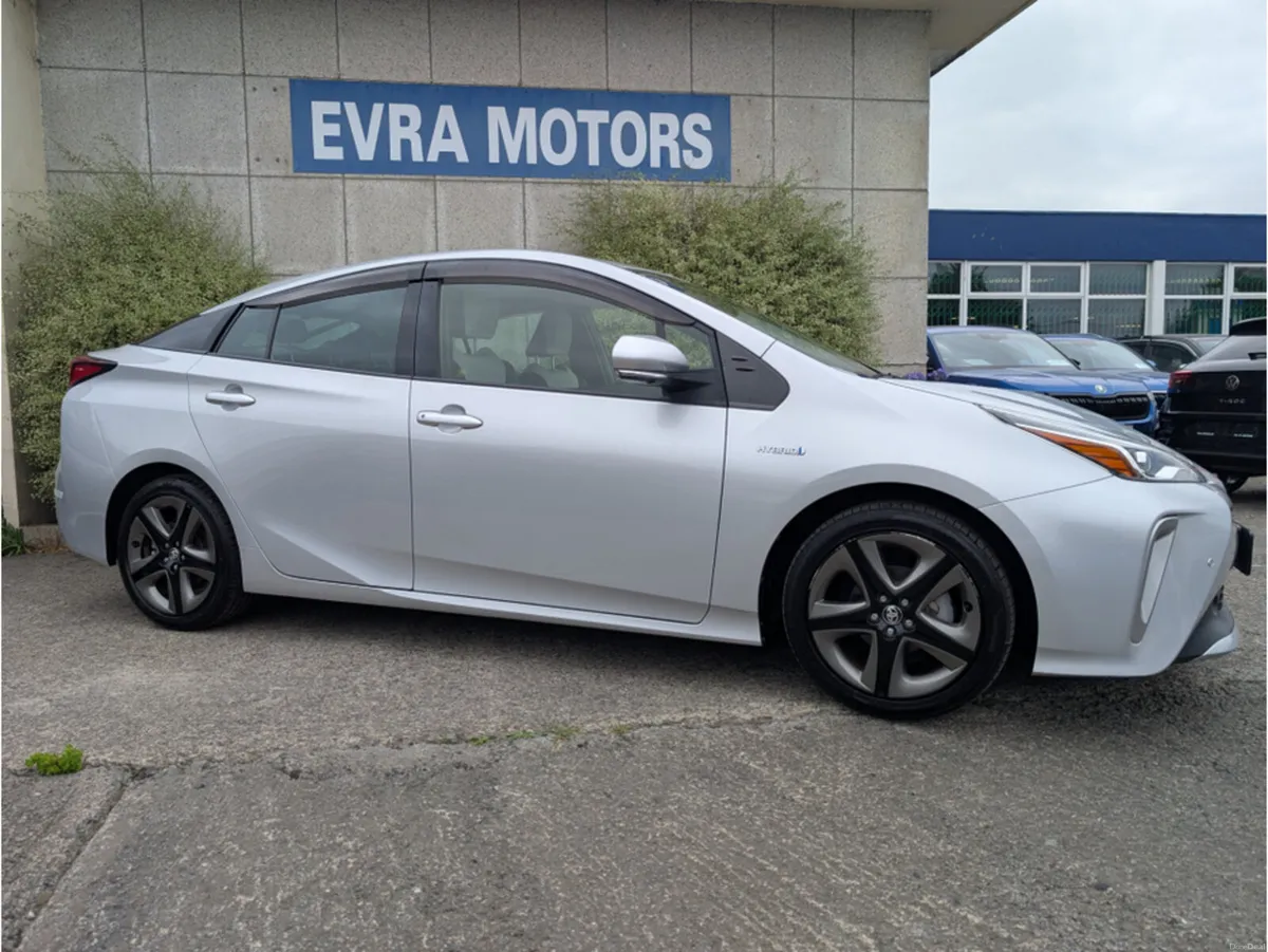 Toyota Prius TOURING SELECTION HYBRID AUTOMATIC 1. - Image 3