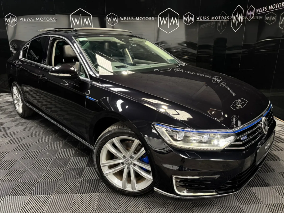 Volkswagen Passat GTE 1.4 TSI *SUNROOF* - Image 5