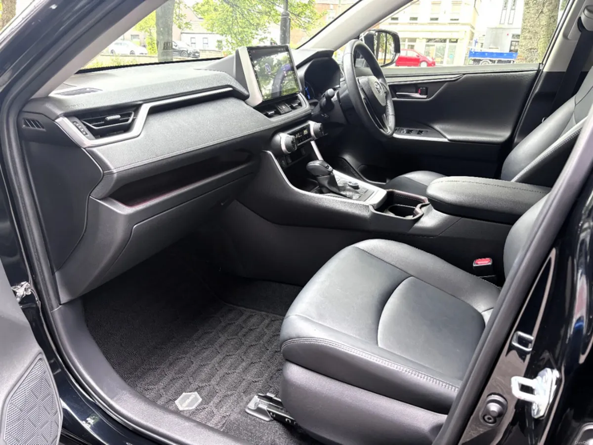 Toyota RAV4 2.5 Hybrid 4WD G Spec - Image 6