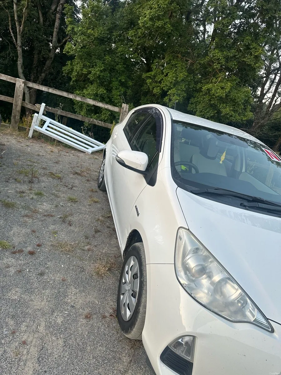 Toyota aqua - Image 2