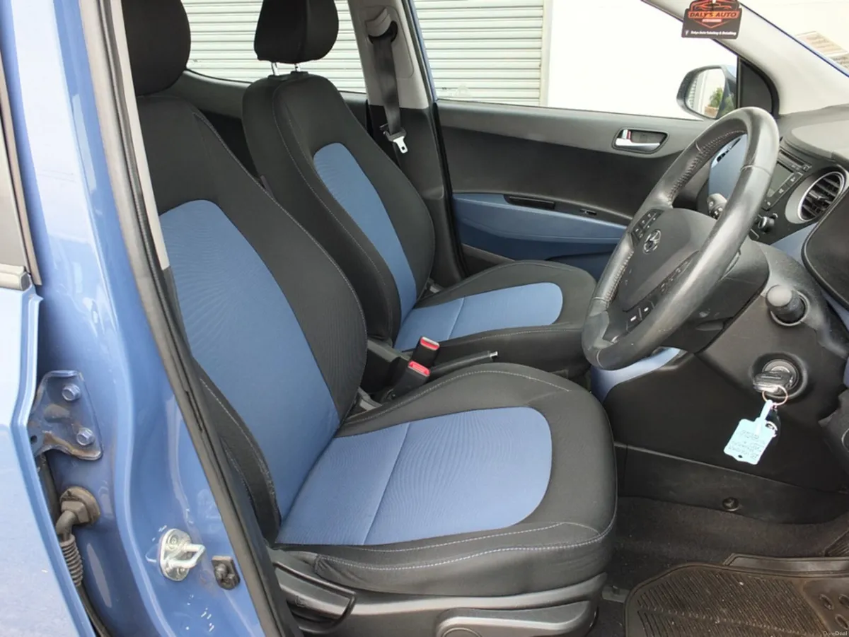 Hyundai i10 Deluxe - Image 4