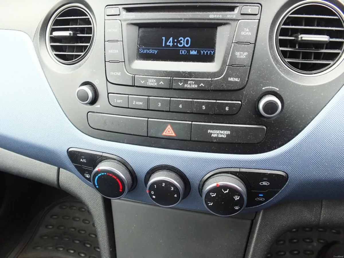 Hyundai i10 Deluxe - Image 6