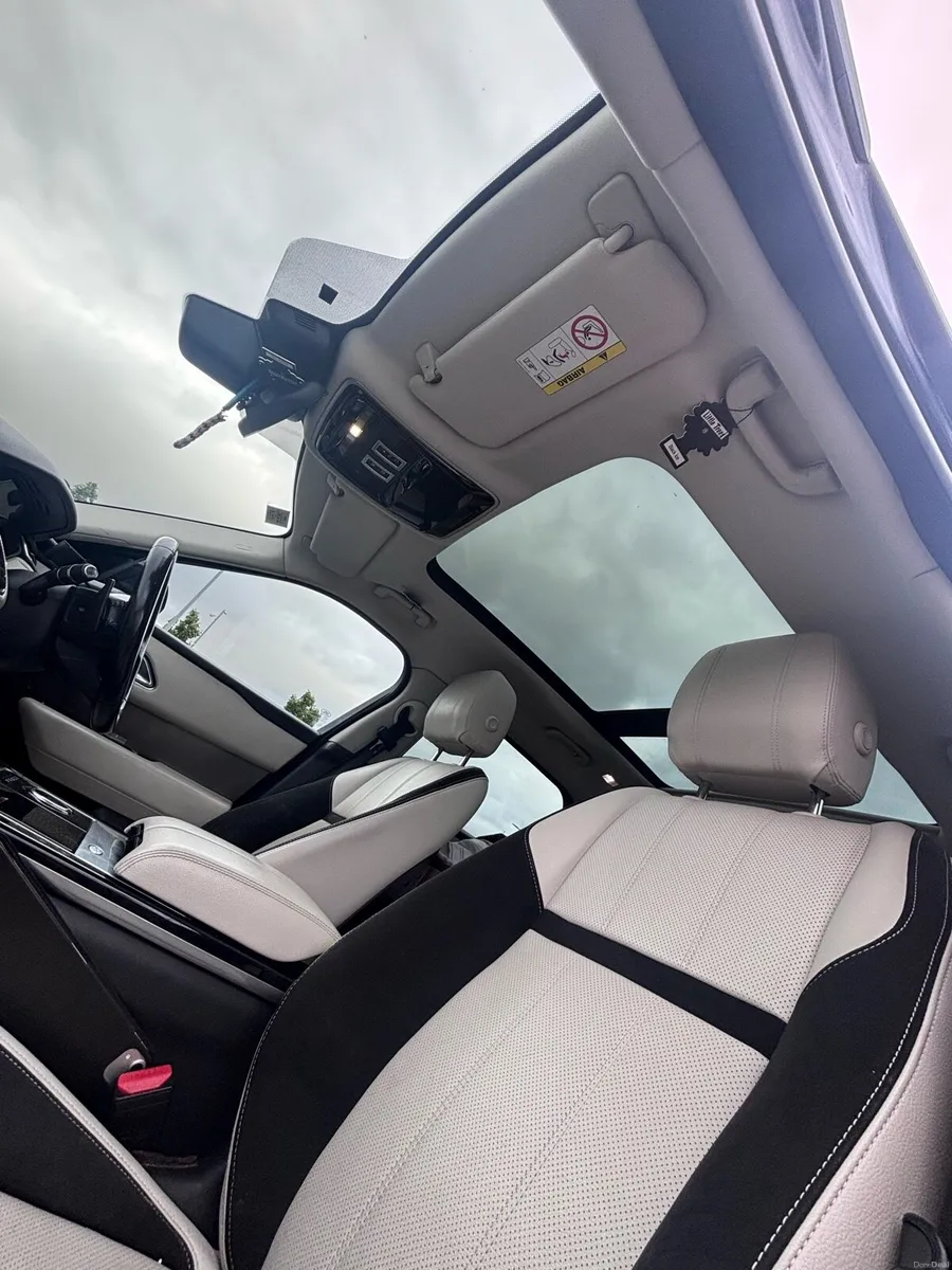 Land Rover Rover Velar 2.0 - Image 4