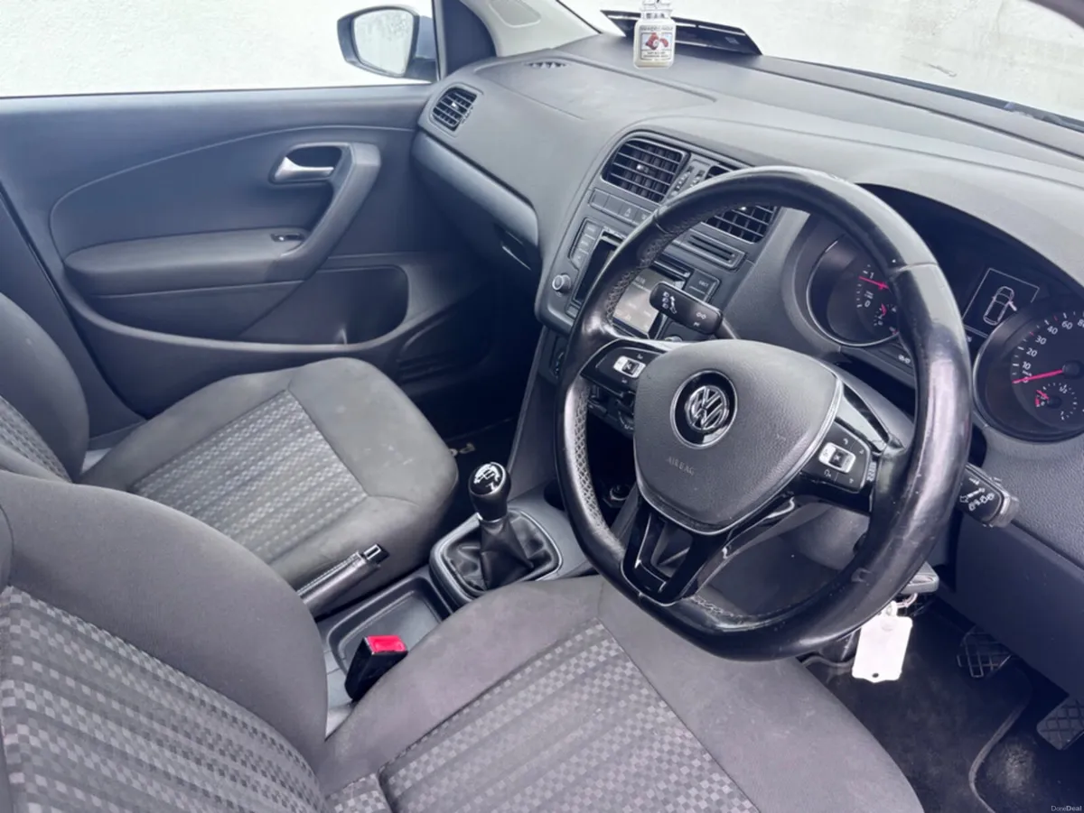 Volkswagen Polo  TRENDLINE 1.4 TDI  MANUAL DIESEL - Image 6